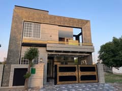 Facing Park 8 Marla Brand New Modern House | Ready to Move For Sale in Block D Bahria Orchard Phase 2 Raiwind Road Lahore