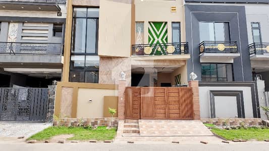 Get This Amazing Prime Location 5 Marla House Available In Formanities Housing Scheme - Block MM
