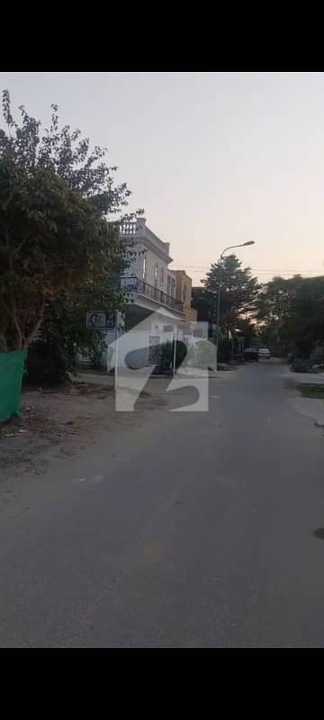 ڈی ایچ اے 11 رہبر سیکٹر 1 - بلاک اے ڈی ایچ اے 11 رہبر سیکٹر 1,ڈی ایچ اے 11 رہبر,لاہور میں 8 مرلہ رہائشی پلاٹ 1.65 کروڑ میں برائے فروخت۔ ڈی ایچ اے 11 رہبر سیکٹر 1 - بلاک اے ڈی ایچ اے 11 رہبر سیکٹر 1,ڈی ایچ اے 11 رہبر,لاہور میں 8 مرلہ رہائشی پلاٹ 1.65 کروڑ میں برائے فروخت۔