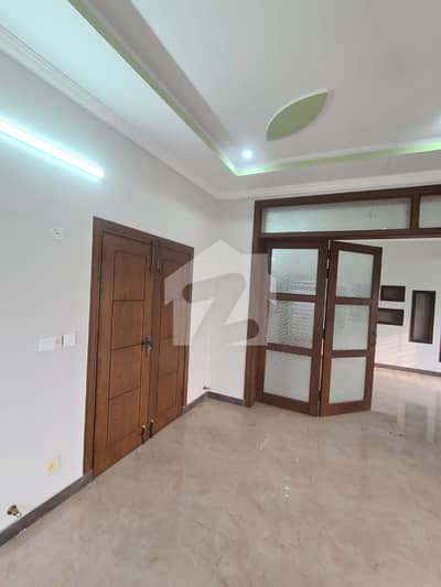 35x70 T&T HOUSE FOR RENT ALL FACILITIES AVAILABLE