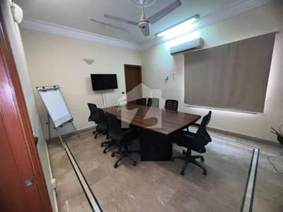 300 Square Yards Townhouse For Rent In Clifton Block 2 4 Bedrooms | Ideal For Residential & Commercial Use