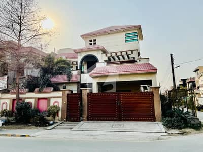 16 Marla House For Sale.