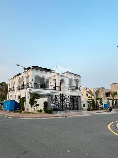 14 MARLA PARK FACING HOUSE WITH 10 MARLA PRIVATE LOAN FACING PARK HOUSE AVAILABLE FOR SALE IN HEART OF BAHRIA ORCHARD