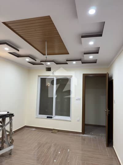 Hayatabad Phase 7 Sector E7 10m House Available For Rent.