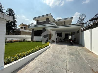F-6 House For Rent 7Bedrooms Triple Storey Available