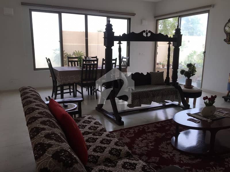 500-Yards Dream Home: Your Luxury Oasis Awaits 500-Yards Dream Home: Your Luxury Oasis Awaits