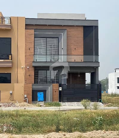 ڈی ایچ اے ڈیفینس گوجرانوالہ میں 4 کمروں کا 5 مرلہ مکان 2.35 کروڑ میں برائے فروخت۔ ڈی ایچ اے ڈیفینس گوجرانوالہ میں 4 کمروں کا 5 مرلہ مکان 2.35 کروڑ میں برائے فروخت۔