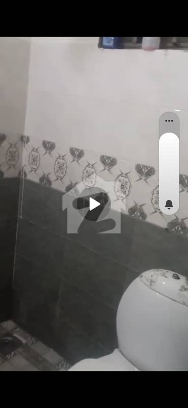 اعظم گارڈنز لاہور میں 2 کمروں کا 5 مرلہ بالائی پورشن 35.0 ہزار میں کرایہ پر دستیاب ہے۔
