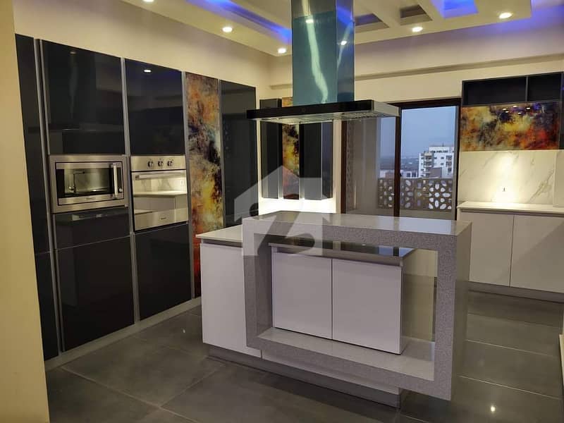 Luxurious 4 Bed DD Penthouse Available For Sell Luxurious 4 Bed DD Penthouse Available For Sell