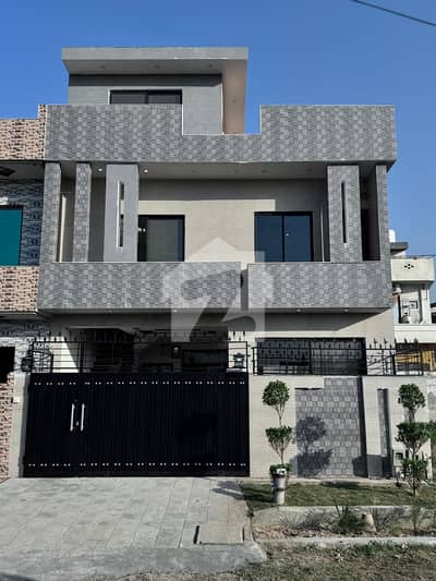 I-14 Brand New Laxuary 25*60(6 Marla) For Sale