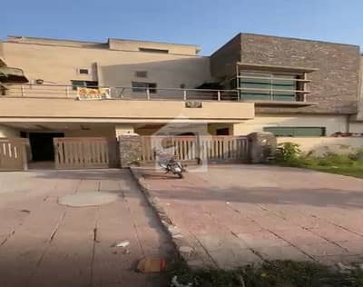 House for Sale in Bahria Town Phase 8 , 5 Marla Modern Family Home