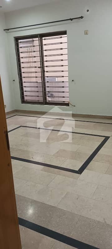 Upper Portion Available For Rent Upper Portion Available For Rent