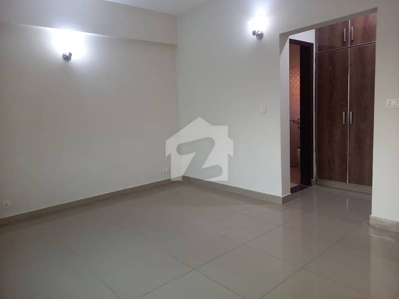 3 Bed Flat Availbe for Rent in Askari 10 3 Bed Flat Availbe for Rent in Askari 10