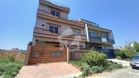Mpchs multi gardens b-17 Islamabad  8 Marla 1.5 story house available for sale