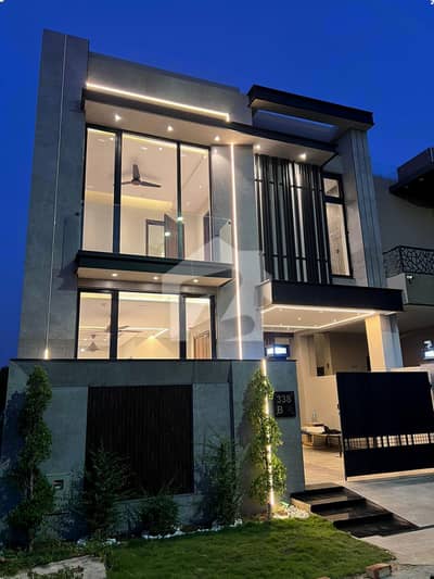 05 Marla Elegant & Fully Maintained Luxury Bungalow | Prime Location in DHA 9 Town, Lahore
