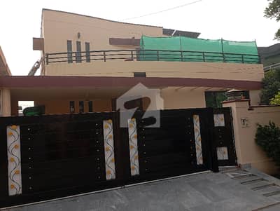 DEFENCE ONE KANAL STONISH VILLA NEAR MARKET
