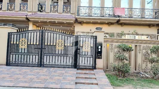 جوہر ٹاؤن فیز 1 - بلاک ایف2 جوہر ٹاؤن فیز 1,جوہر ٹاؤن,لاہور میں 5 کمروں کا 10 مرلہ مکان 5.5 کروڑ میں برائے فروخت۔ جوہر ٹاؤن فیز 1 - بلاک ایف2 جوہر ٹاؤن فیز 1,جوہر ٹاؤن,لاہور میں 5 کمروں کا 10 مرلہ مکان 5.5 کروڑ میں برائے فروخت۔