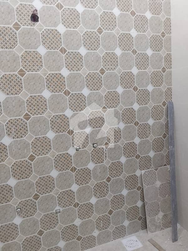 32 32