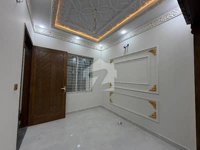 Tripple Storey 3.5 Marla House For Sale In Sabzazar Scheme.