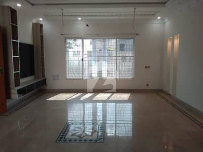 1 Kanal Upper Portion Available For Rent
