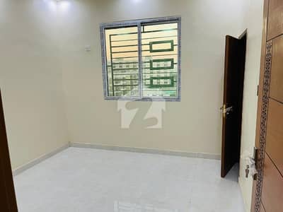 گلستانِ جوہر کراچی میں 11 کمروں کا 1 کنال عمارت 7.0 لاکھ میں کرایہ پر دستیاب ہے۔