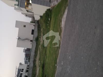 ڈی ایچ اے فیز 8 - بلاک ڈبلیو فیز 8,ڈیفنس (ڈی ایچ اے),لاہور میں 1 کنال رہائشی پلاٹ 5.25 کروڑ میں برائے فروخت۔ ڈی ایچ اے فیز 8 - بلاک ڈبلیو فیز 8,ڈیفنس (ڈی ایچ اے),لاہور میں 1 کنال رہائشی پلاٹ 5.25 کروڑ میں برائے فروخت۔