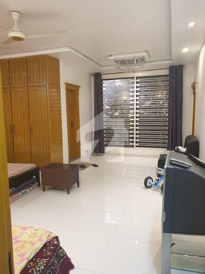 Beautiful furnished 6 bed full house available for rent prime location