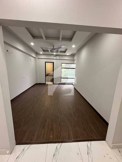 METROPOLIS 3 BED DD FLAT AVAILABLE FOR SALE METROPOLIS 3 BED DD FLAT AVAILABLE FOR SALE