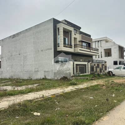 G-13/4 st 118 plot 25x40 for sale