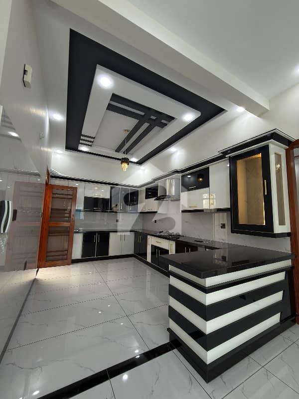 SINGLE STOREY,, West open SINGLE STOREY,, West open