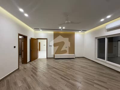 4 Kanal House Plus 4 Kanal Extra Land 7 Bedrooms House Prime Location G-6 Available For Rent