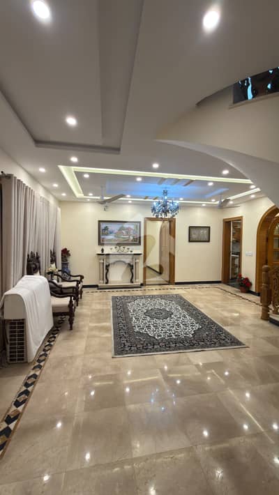 4 Kanal Corner Farm House For Sale