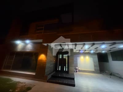 ڈی ایچ اے فیز 5 - بلاک ایچ فیز 5,ڈیفنس (ڈی ایچ اے),لاہور میں 5 کمروں کا 1 کنال مکان 4.25 لاکھ میں کرایہ پر دستیاب ہے۔ ڈی ایچ اے فیز 5 - بلاک ایچ فیز 5,ڈیفنس (ڈی ایچ اے),لاہور میں 5 کمروں کا 1 کنال مکان 4.25 لاکھ میں کرایہ پر دستیاب ہے۔