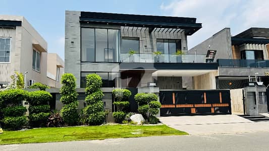 1 KANAL BRAND NEW DESIGNER HOUSE WITH MODERN ELEVATION LUXURIOUS LOOKING AND PRIME LOCATION AVAILABLE FOR SALE IN FAZAIA PHASE 1