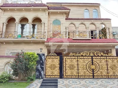 علامہ اقبال ٹاؤن لاہور میں 5 کمروں کا 10 مرلہ مکان 7.5 کروڑ میں برائے فروخت۔