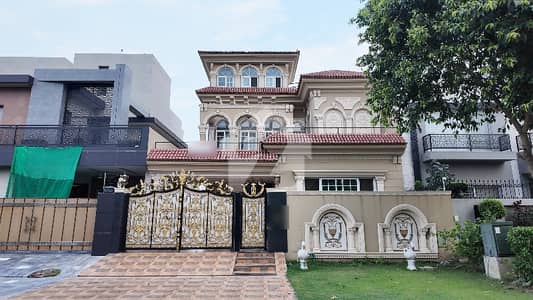 ڈی ایچ اے فیز 6 - بلاک ڈی فیز 6,ڈیفنس (ڈی ایچ اے),لاہور میں 4 کمروں کا 10 مرلہ مکان 6.0 کروڑ میں برائے فروخت۔
