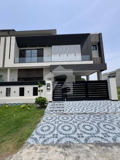 9 Marla Beautiful Spanish Luxury House in Bankers Avenue Co-operative Housing Society