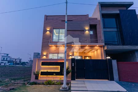 7 Marla Beautiful Modern Spacious House In Bankers Avenue Co-Operative Housing Society Top Location 7 Marla Beautiful Modern Spacious House In Bankers Avenue Co-Operative Housing Society Top Location