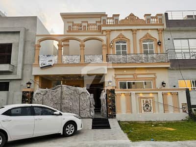 9 Marla Beautiful Spanish Luxury House in Bankers Avenue Co-operative Housing Society