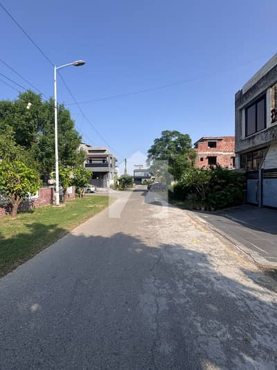 بینکرس ایوینیو کوآپریٹو ہاؤسنگ سوسائٹی لاہور میں 5 مرلہ رہائشی پلاٹ 80.0 لاکھ میں برائے فروخت۔ بینکرس ایوینیو کوآپریٹو ہاؤسنگ سوسائٹی لاہور میں 5 مرلہ رہائشی پلاٹ 80.0 لاکھ میں برائے فروخت۔