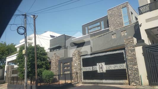 10 Marla 3 Bedrooms House Available For Sale