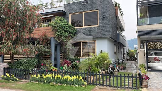 F 11 -2 Stret 20 Plot Size 400 Gaz Plot No 156 Proper Corner Good Location Mor Details Call