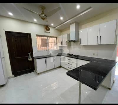 10 Marla upper portion available for rent on prime location and reasonable price 10 Marla upper portion available for rent on prime location and reasonable price