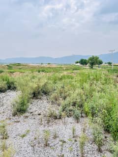 50ft Road, Cutting Area Plot, Ready For Pocession, Beautiful Location E-12 4 Marla