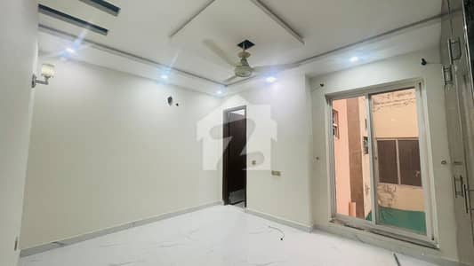 بحریہ ٹاؤن سیکٹر سی بحریہ ٹاؤن,لاہور میں 3 کمروں کا 10 مرلہ بالائی پورشن 65.0 ہزار میں کرایہ پر دستیاب ہے۔ بحریہ ٹاؤن سیکٹر سی بحریہ ٹاؤن,لاہور میں 3 کمروں کا 10 مرلہ بالائی پورشن 65.0 ہزار میں کرایہ پر دستیاب ہے۔