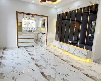 ٹاپ سٹی 1 اسلام آباد میں 6 کمروں کا 1 کنال مکان 10.0 کروڑ میں برائے فروخت۔