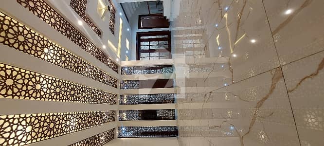 1 Kanal Luxurious House for Sale 1 Kanal Luxurious House for Sale