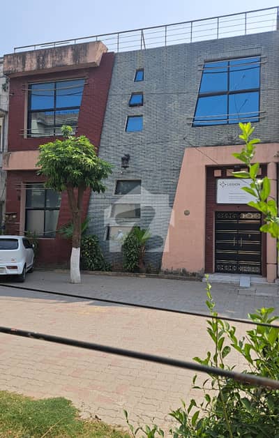 7 MARLA HOUSE FOR SALE IN MODEL TOWN (KHADIM ALI ROAD) SIALKOT