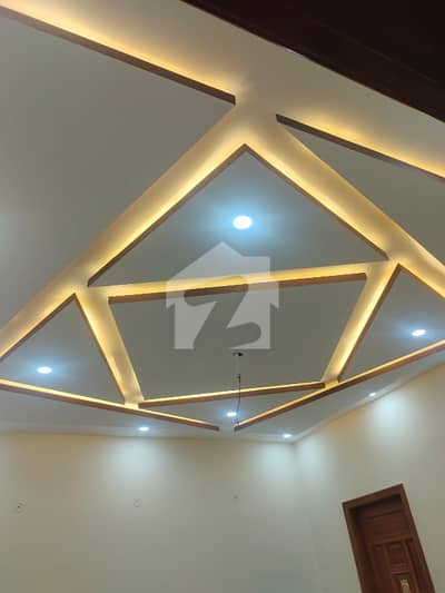 سعید کالونی فیصل آباد میں 7 کمروں کا 2 کنال مکان 20.0 کروڑ میں برائے فروخت۔