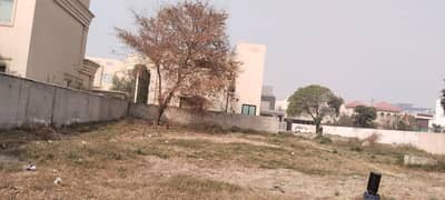 Ex Air Avenue-DHA Phase 8,1 Kanal Possession Plot At Investor Rate Prime Location For Sale